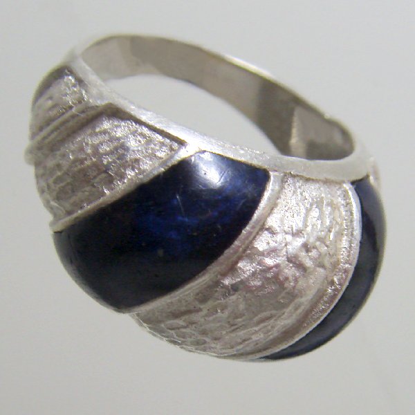 (r1242)Anillo de plata con esmalte azul.